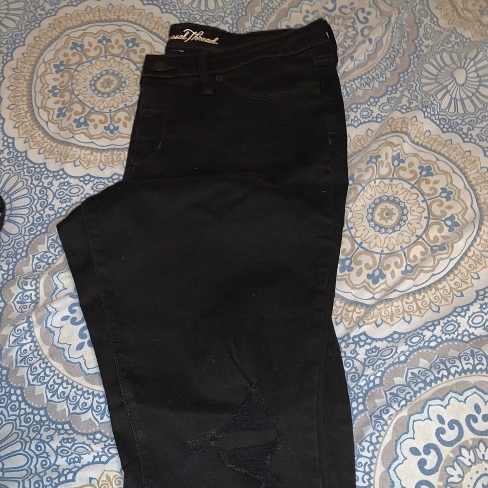 Ripped black jeans
